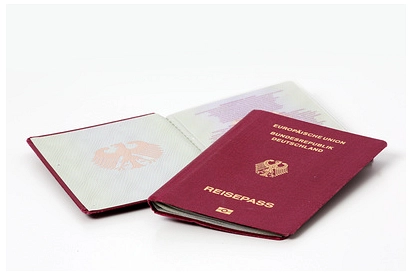 Symbolbild Reisepass&nbsp;&copy;&nbsp;Foto: Tim Reckmann/pixelio.de